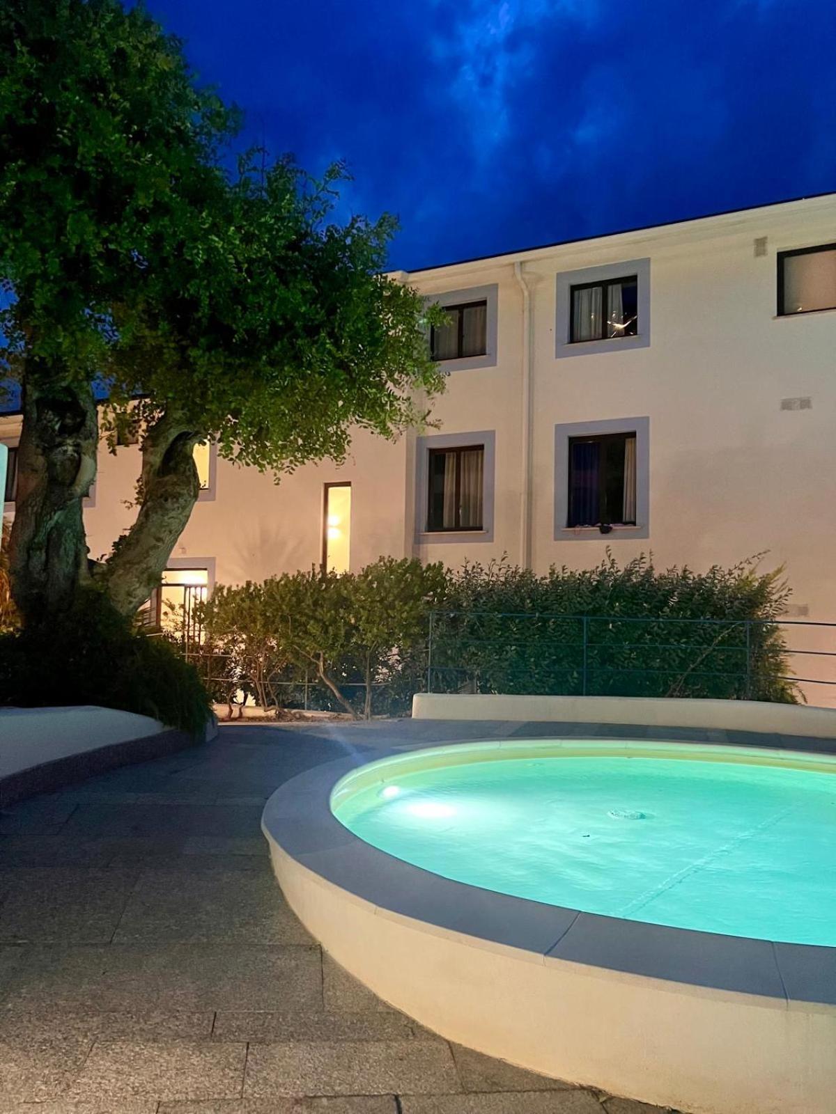 Hotel Western Blumarea